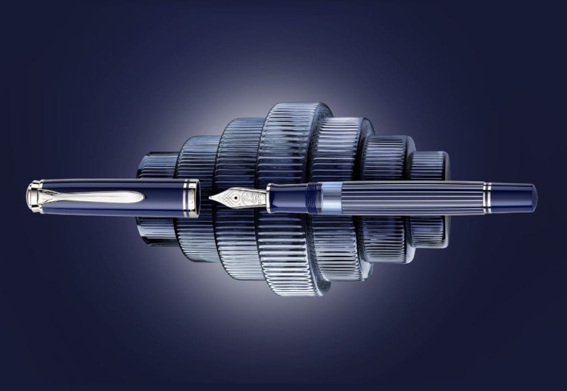 M815 Metal Striped Blue Pelikan Pióro wieczne 4.jpg