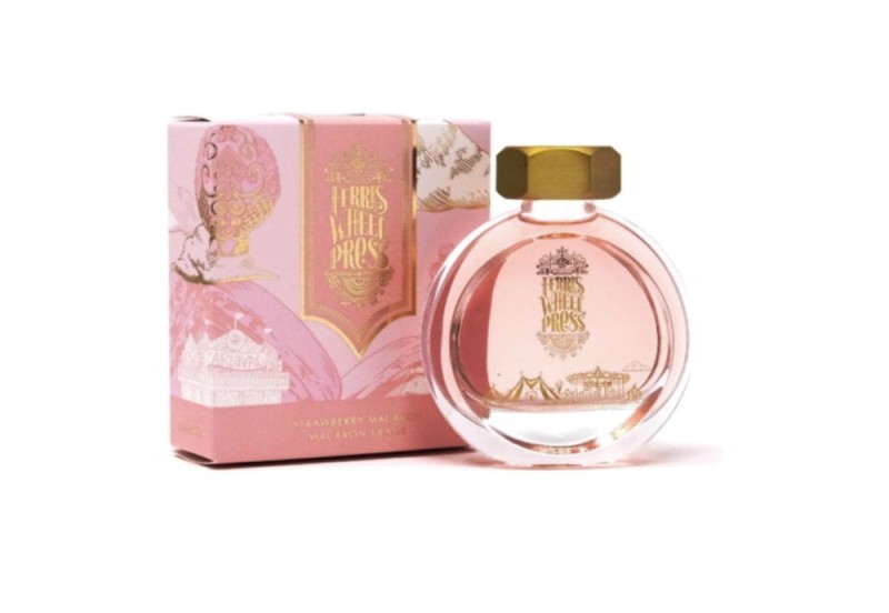 strawberry macaron fwp.jpg