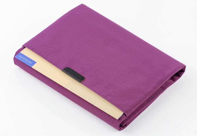 Hobonichi Techo Cousin A5 Cover: Tragen: Purple