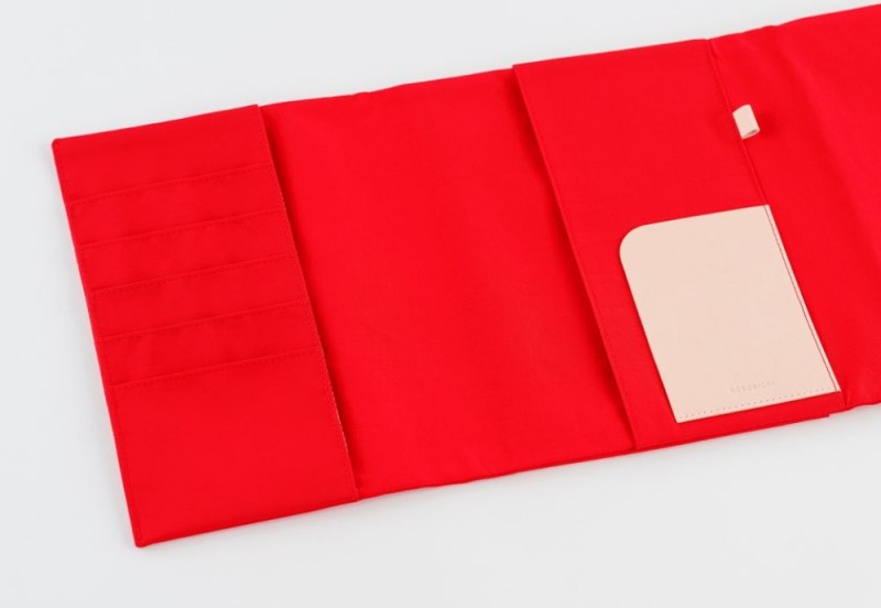 Hobonichi Techo Cousin A5 Cover: Tragen: Red