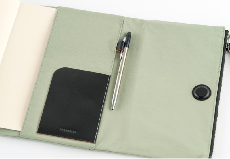 Hobonichi Techo Cousin A5 Cover: Tragen: Oakmoss