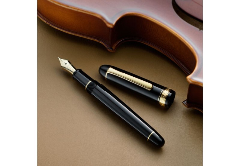 Platinum 3776 Pióro Wieczne Gold Trim Black in Black (2).jpg