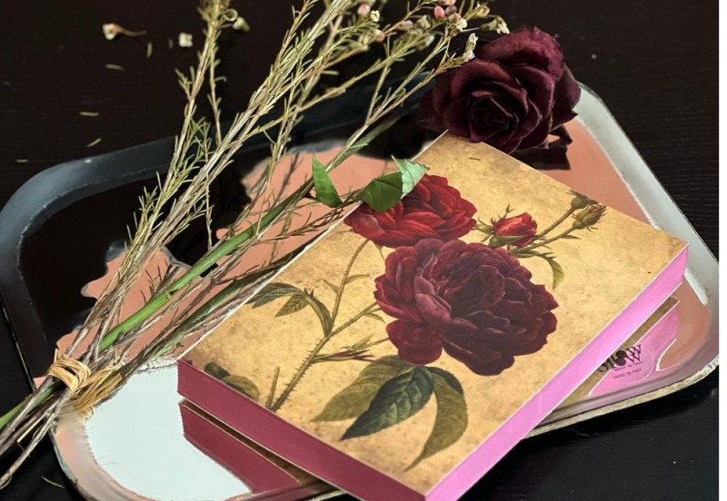 Slow Design Libri Muti Canvas Roses NOTEKA.jpg