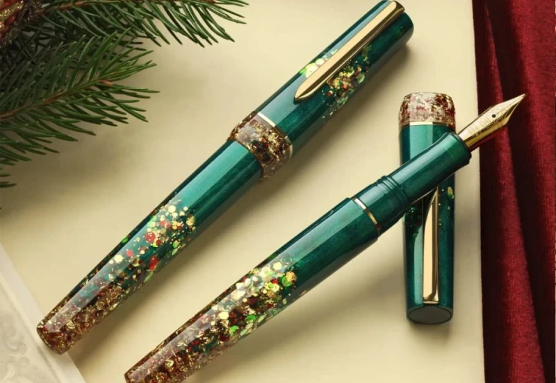 BENU Haute Emerald Eve Pióro wieczne 312.jpg
