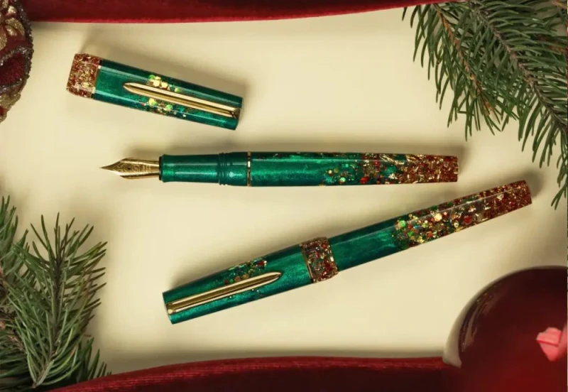 BENU Haute Emerald Eve Pióro wieczne 32.jpg