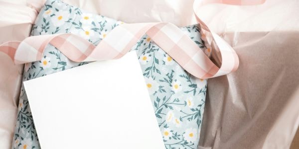 DIY zaproszenia ślubne i okolicznościowe – jak zrobić je z eleganckiej papeterii?
